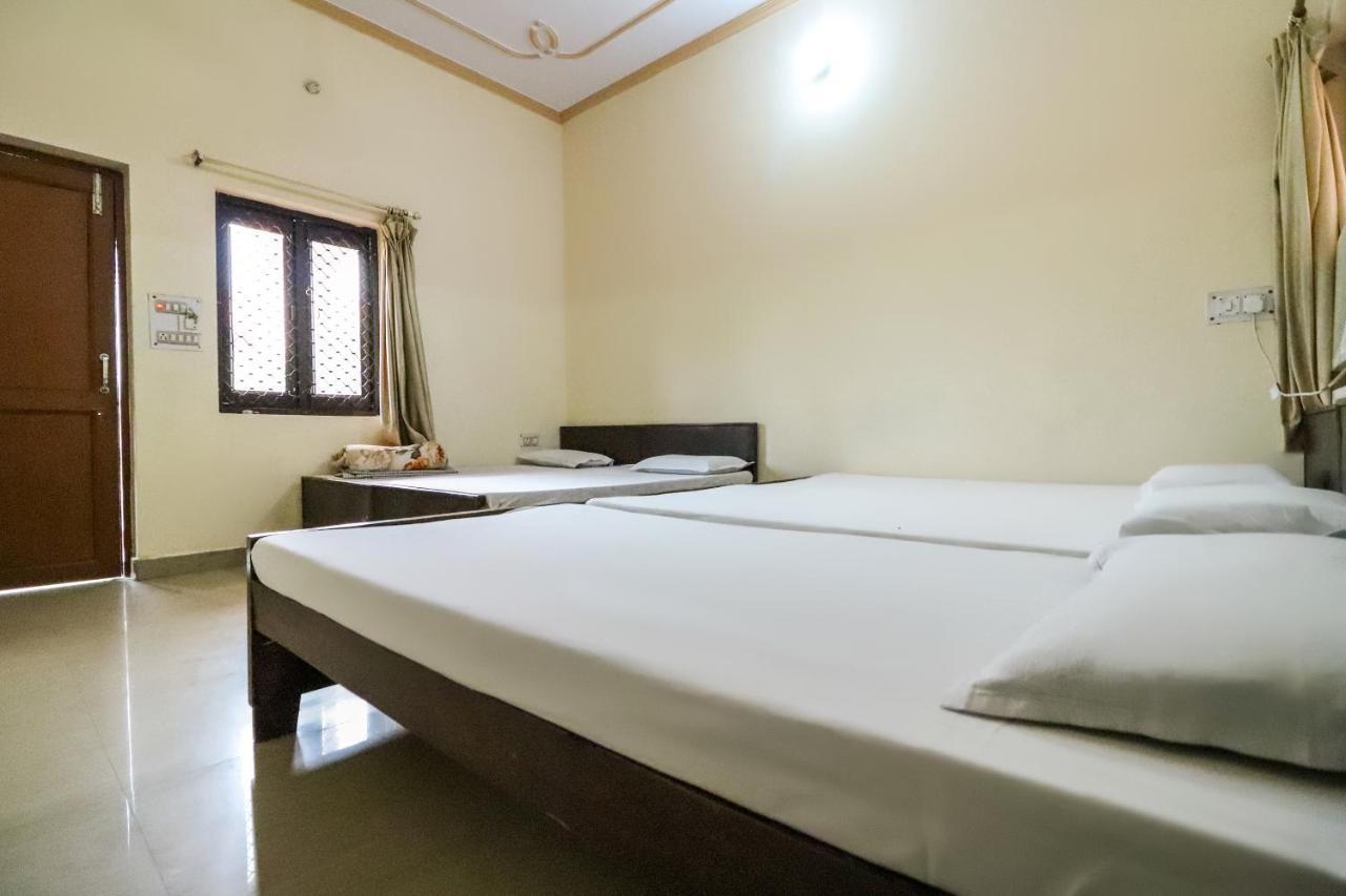 Spot On 60838 Shri Giriraj Dham Hotel Govardhan Buitenkant foto