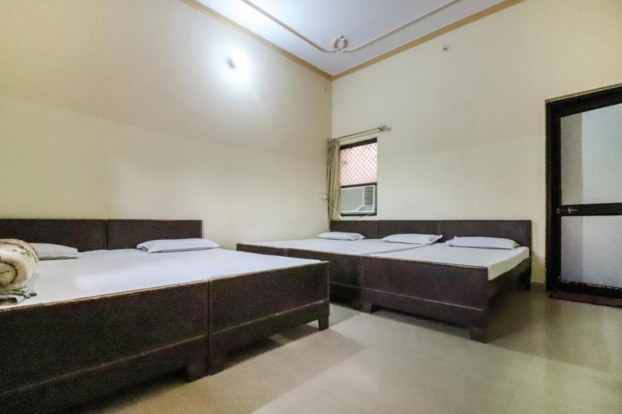 Spot On 60838 Shri Giriraj Dham Hotel Govardhan Buitenkant foto