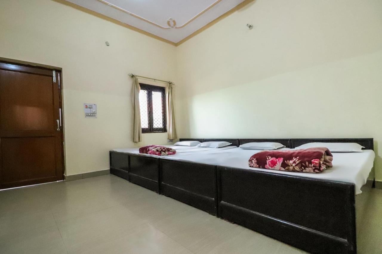 Spot On 60838 Shri Giriraj Dham Hotel Govardhan Buitenkant foto