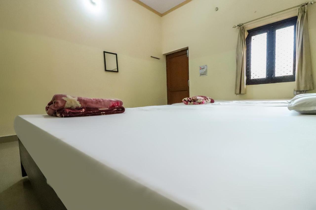 Spot On 60838 Shri Giriraj Dham Hotel Govardhan Buitenkant foto