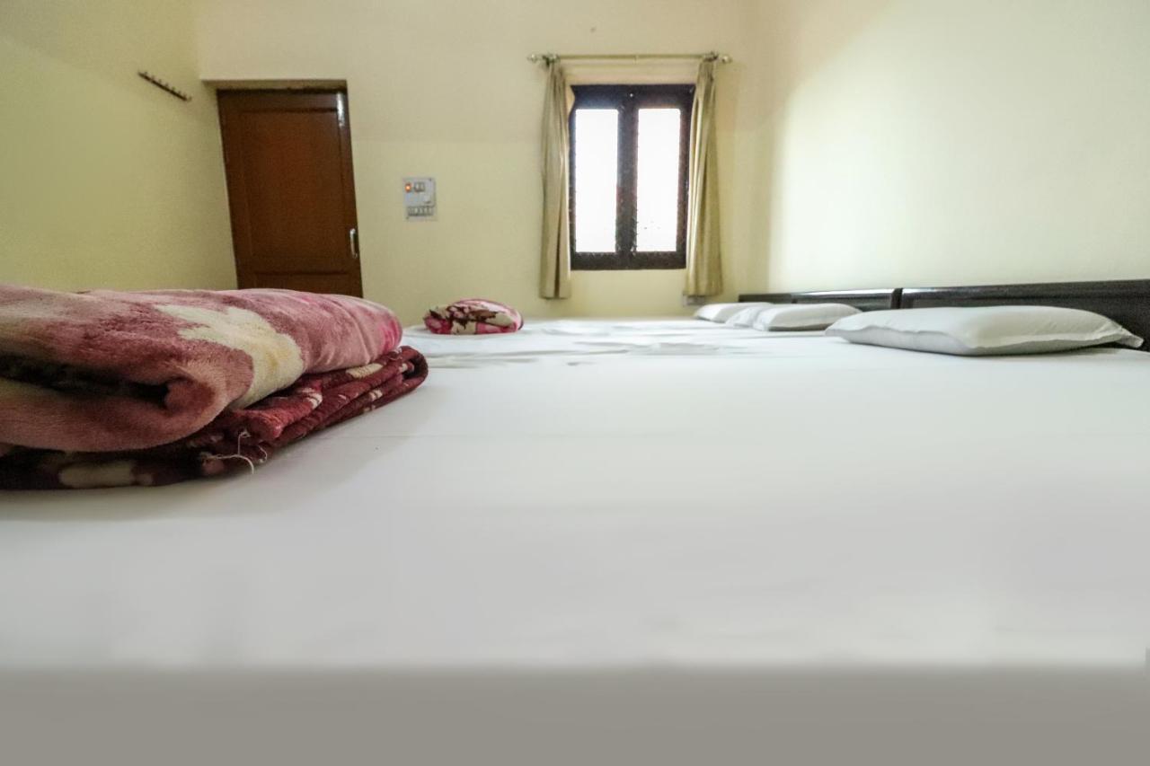 Spot On 60838 Shri Giriraj Dham Hotel Govardhan Buitenkant foto